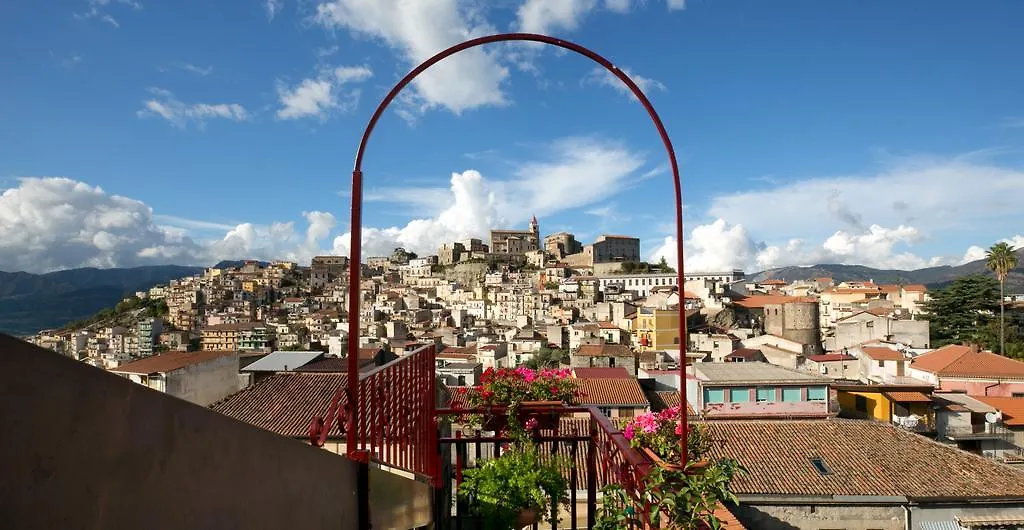 Animosa Suites Castiglione De Sicilia 3*,