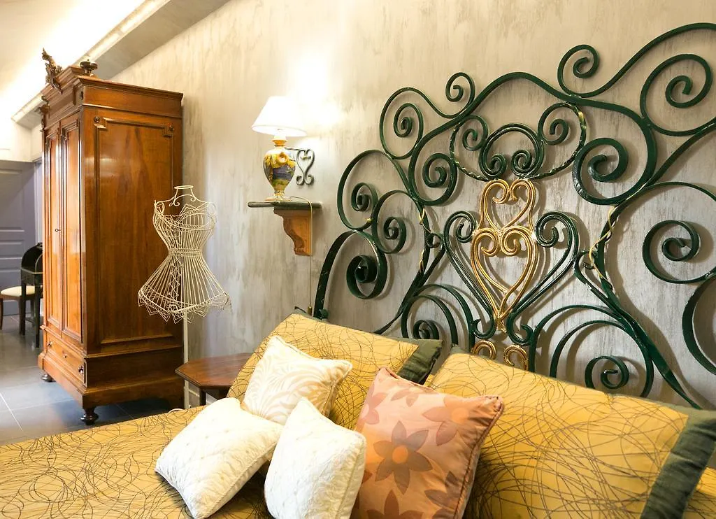*** ゲストハウス Animosa Suites カスティリオーネ・ディ・シチーリア イタリア